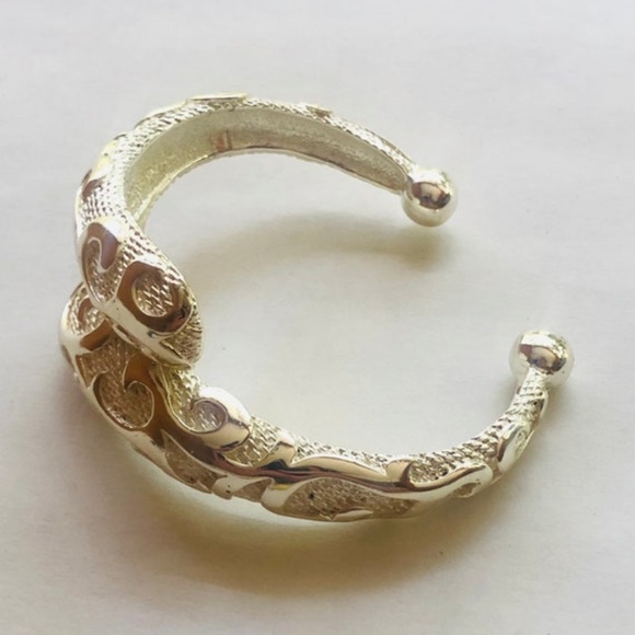 Signed YSL Yves Saint Laurent Silver Scroll Vintage Cuff Bracelet - Picture 9 of 9